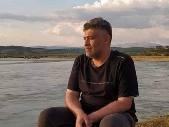 Kalbine yenik düştü