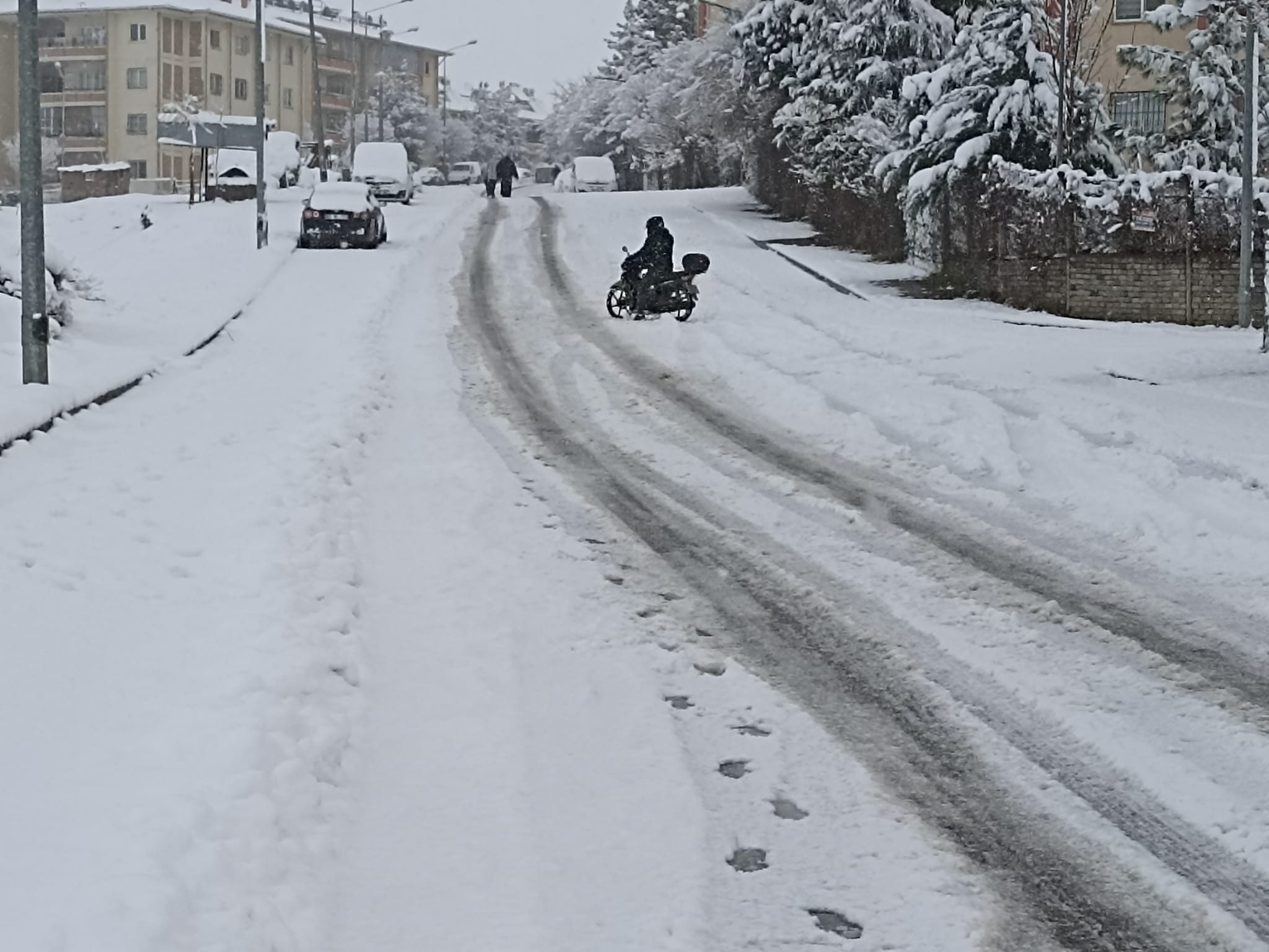 Kar yağışı hayatı olumsuz etkiledi