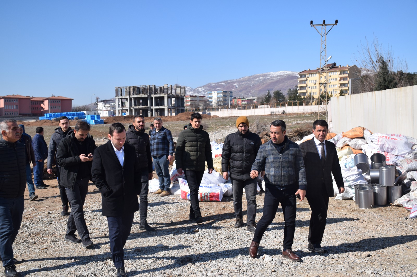 Kaymakam Güngör, yardımları inceledi