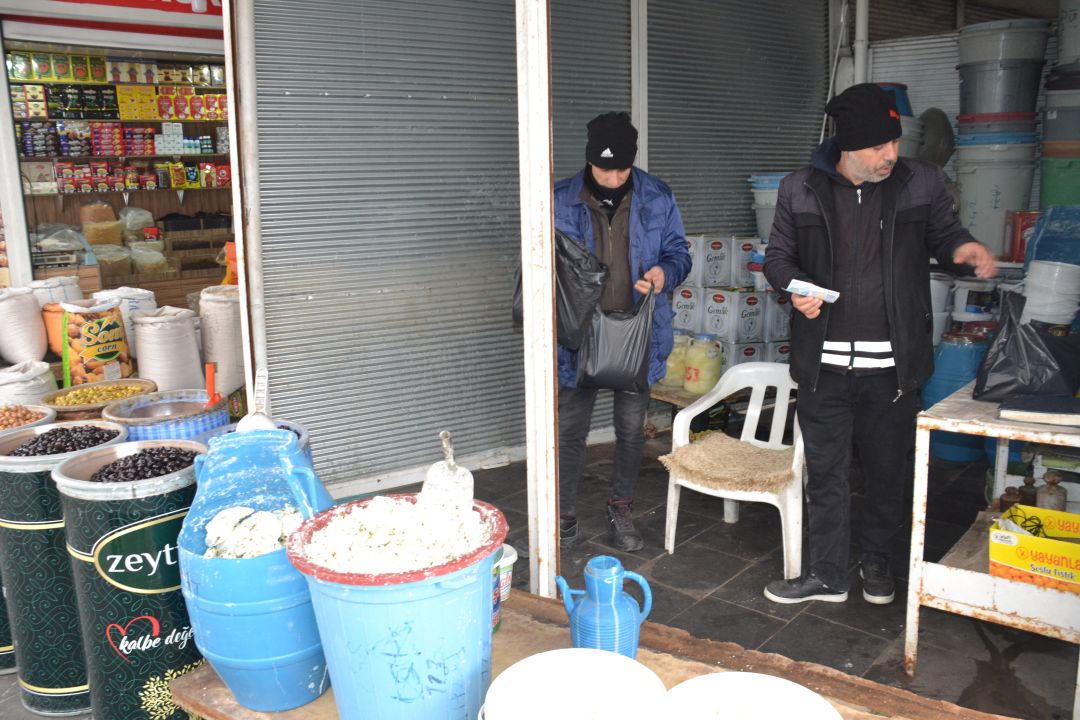 Silvan peynirleri tezgahta