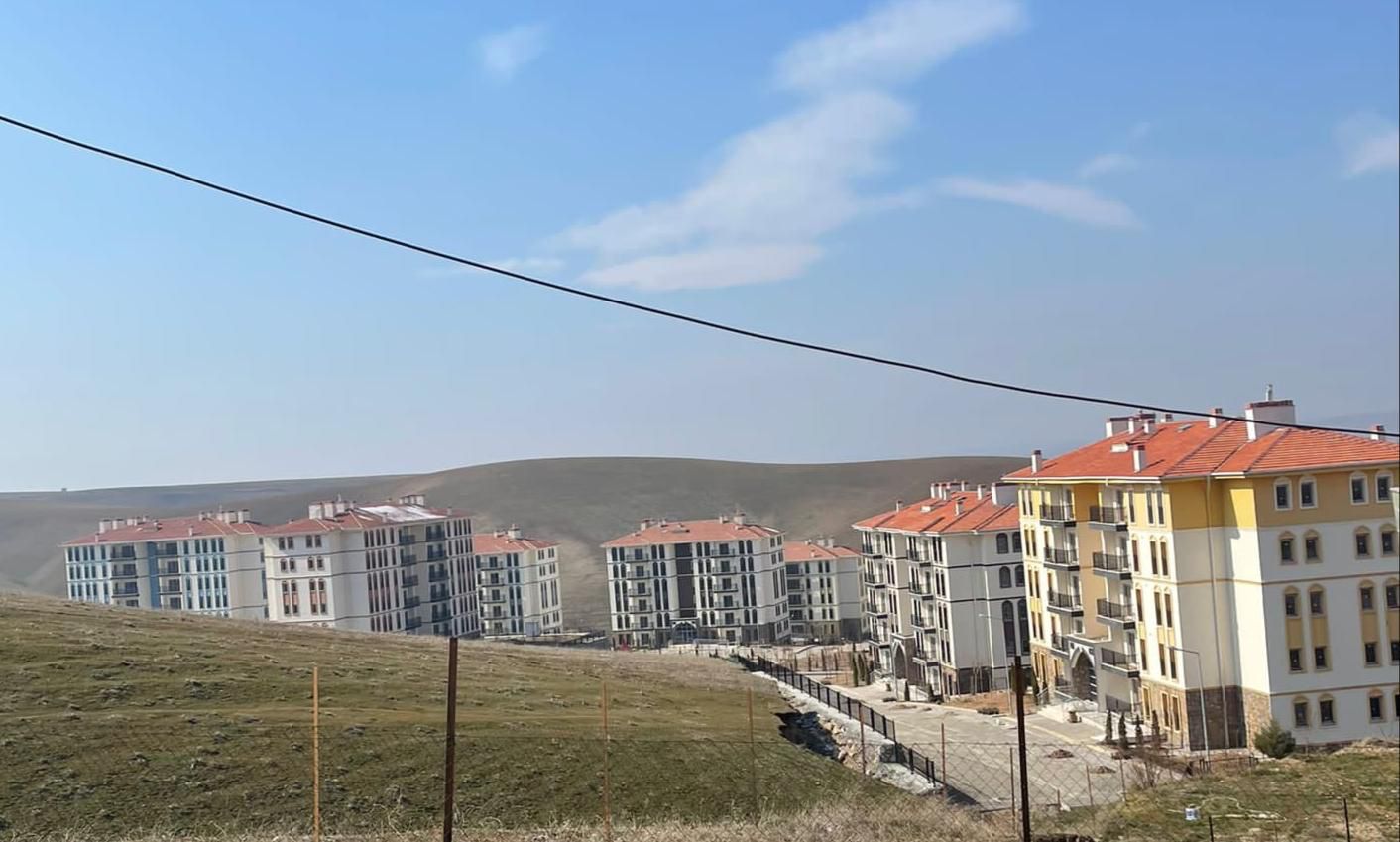 “TOKİ evleri acil teslim edilsin”