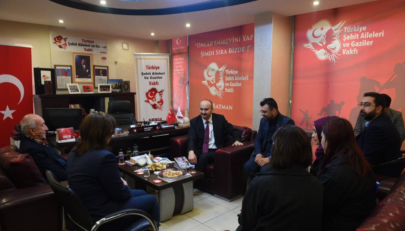 Vali Canalp’tan Tüzün’e ziyaret