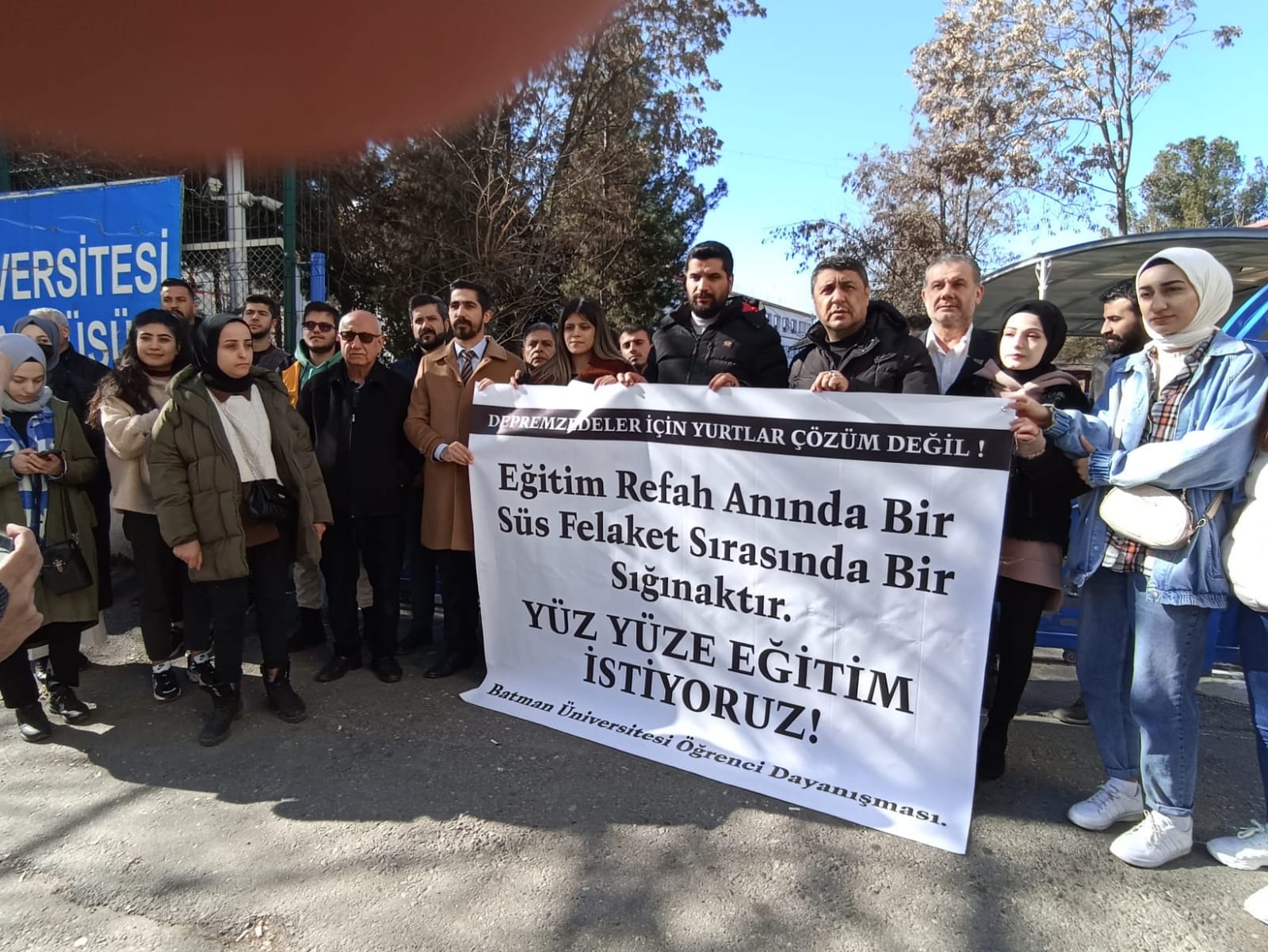 ÖĞRENCİLERDEN UZAKTAN EĞİTİME TEPKİ