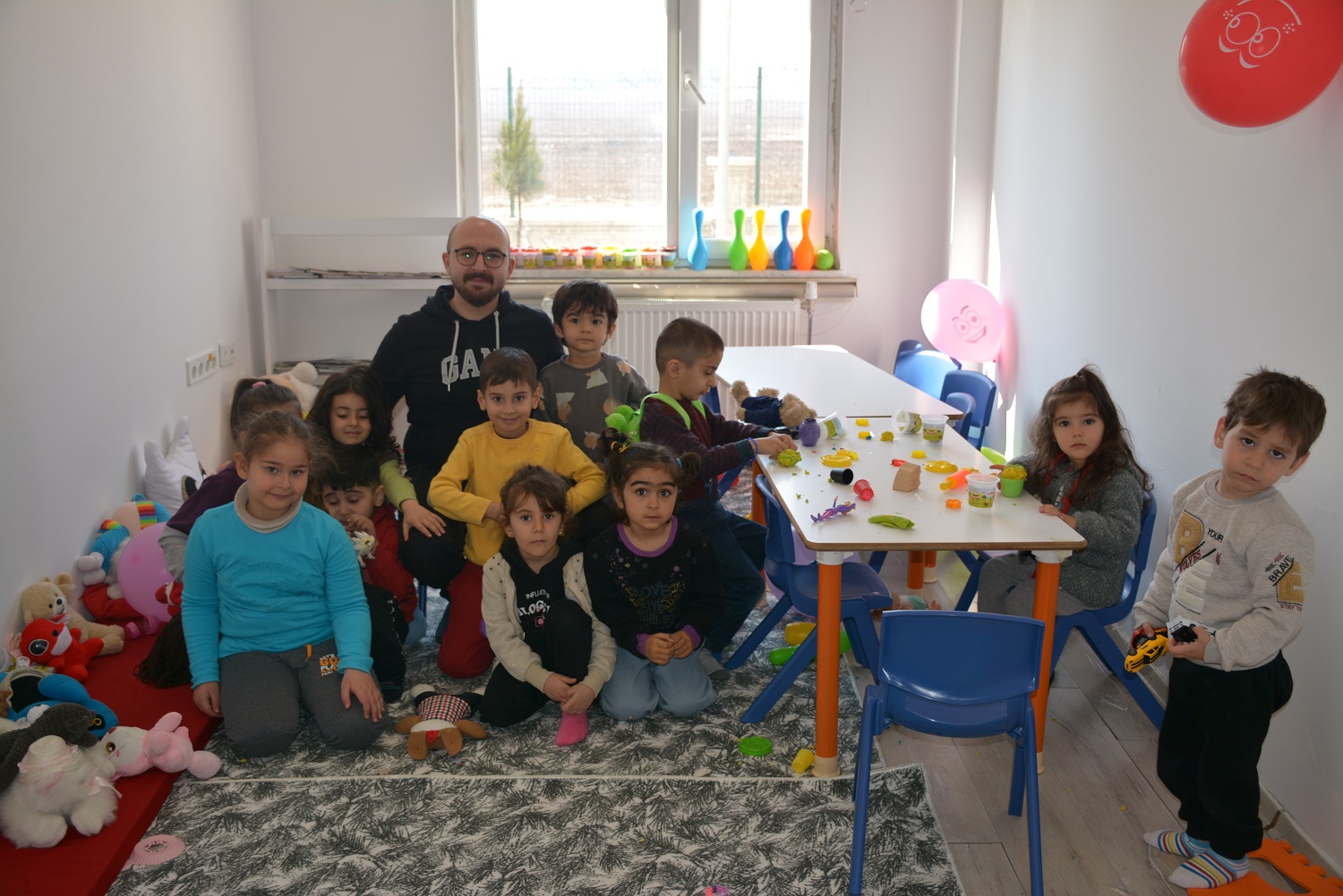 Yurtta minik misafirler unutulmadı