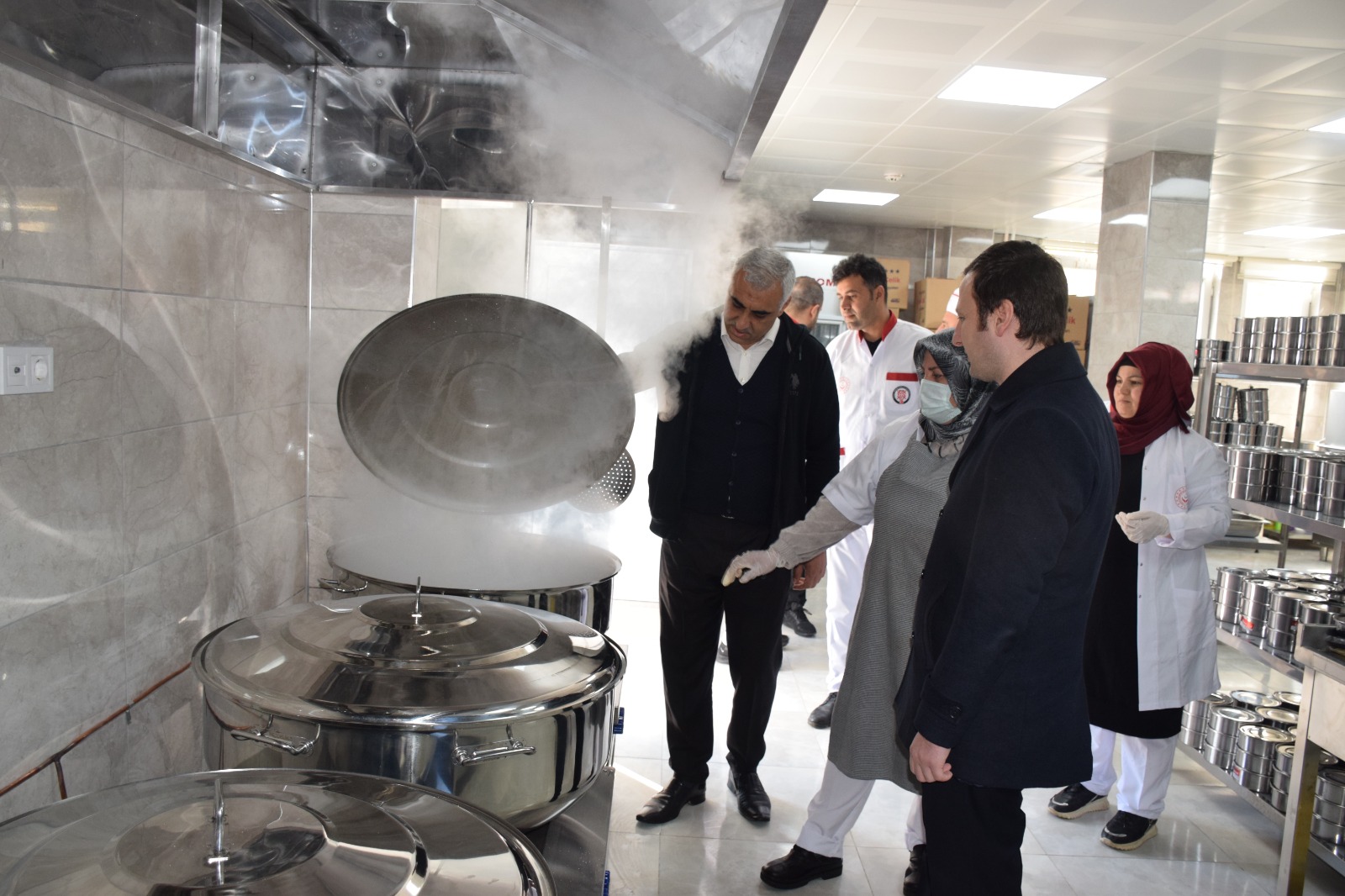 400 Haneye sıcak yemek