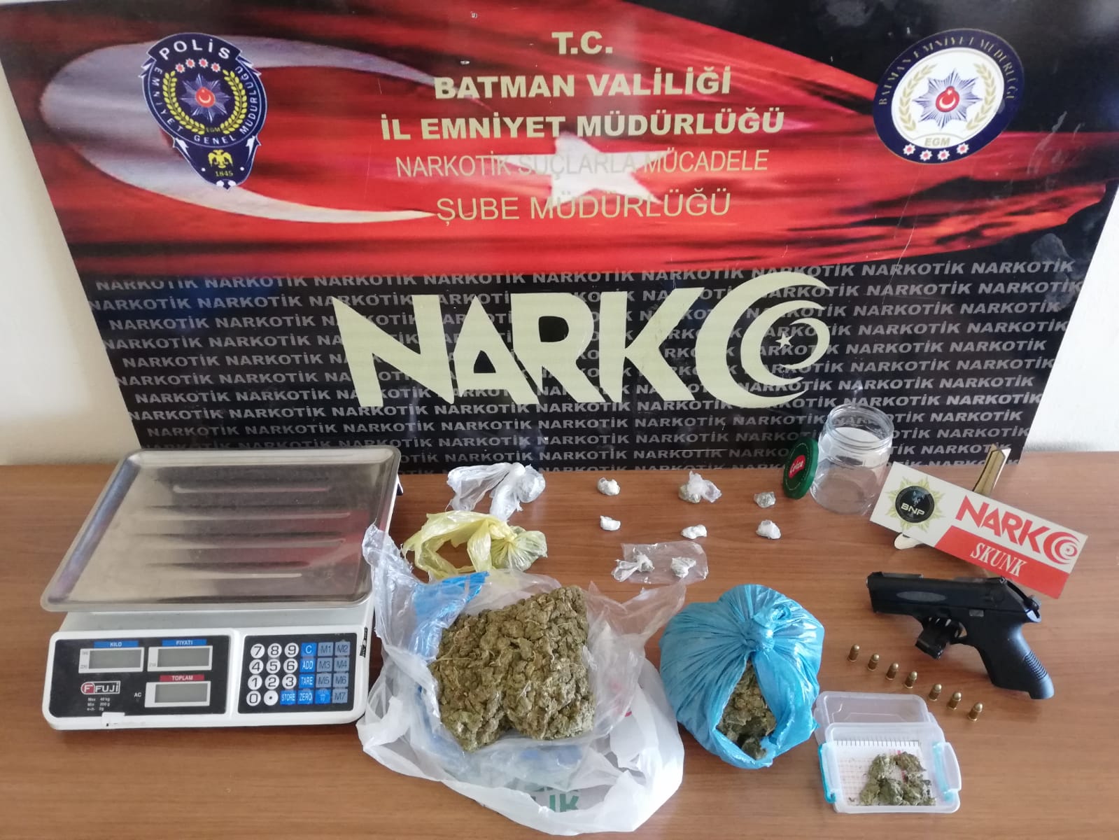 93 Kişi uyuşturucudan tutuklandı
