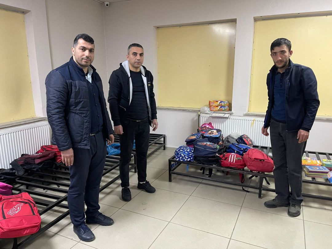 Depremzede öğrencilere eğitim seti