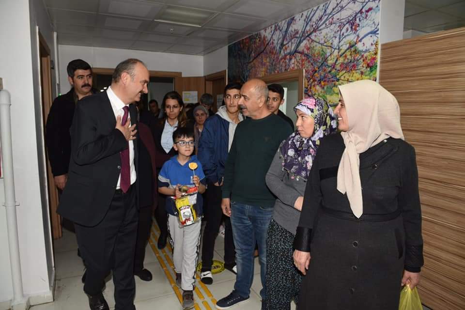 Depremzedelerle iftar açtı