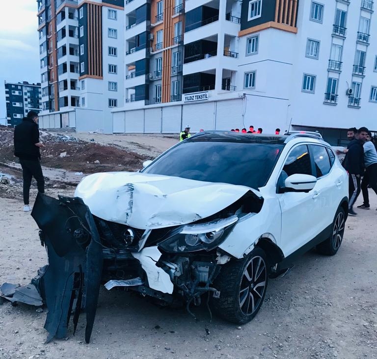 Hasankeyf yolunda kaza: 2 yaralı