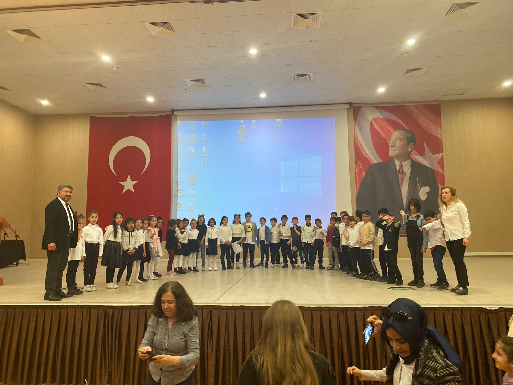 İstiklal marşının kabulünü kutladılar