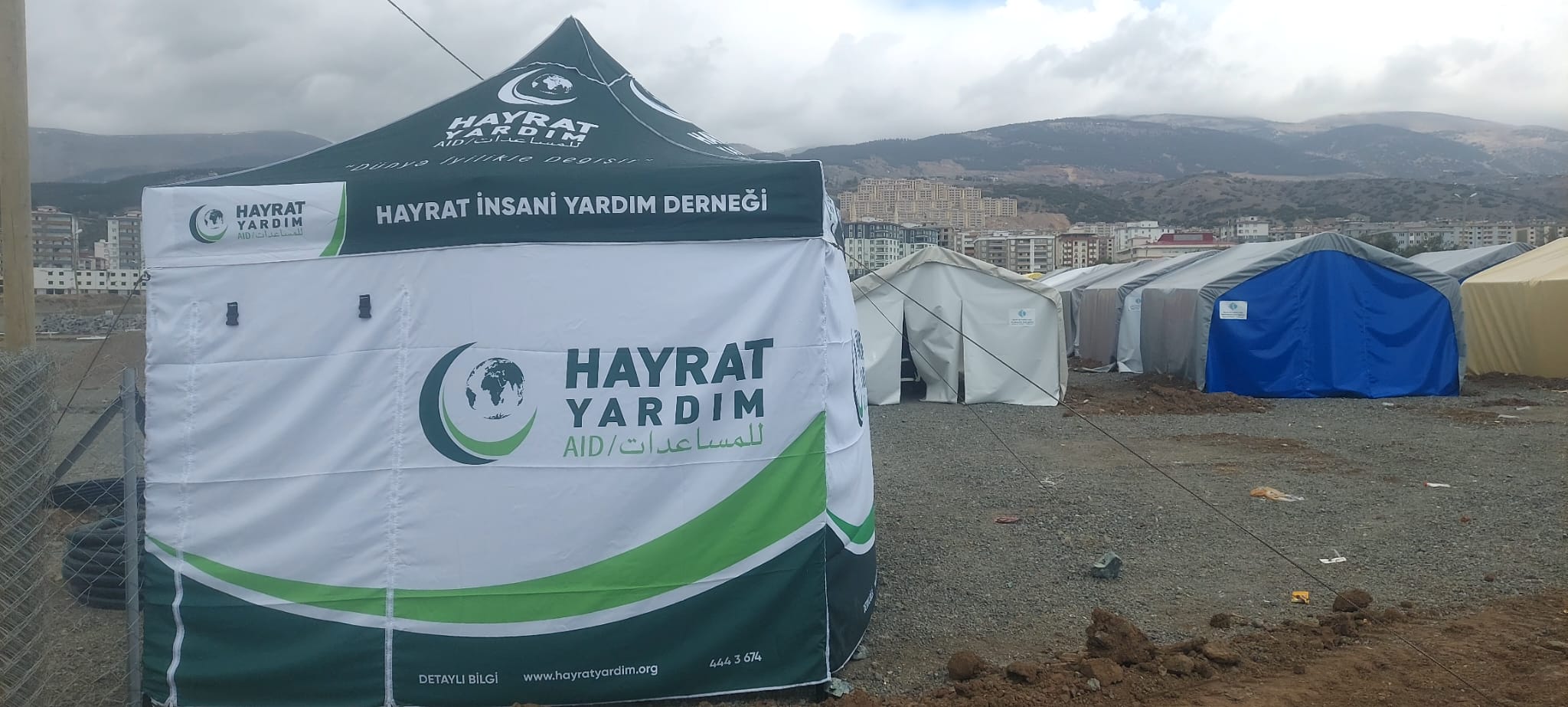 Maraş’ta çadır kent kurdular