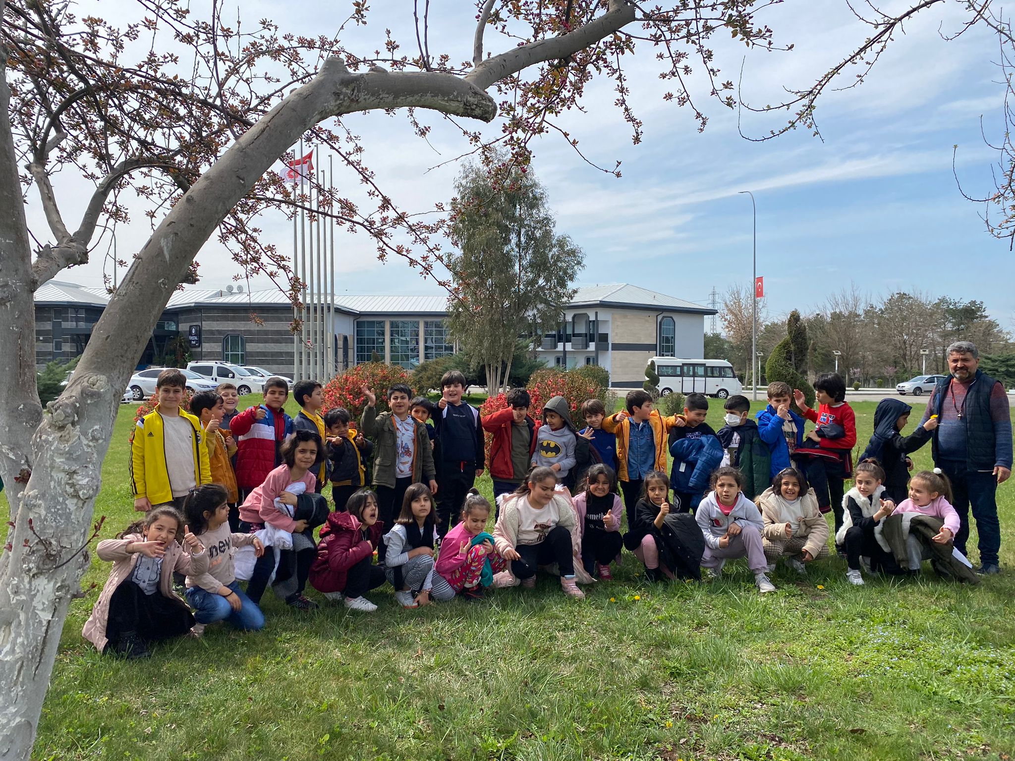 Minik öğrencilerden doğa yürüyüşü