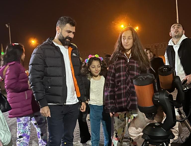 Minikler, gökyüzünü gözlemlediler