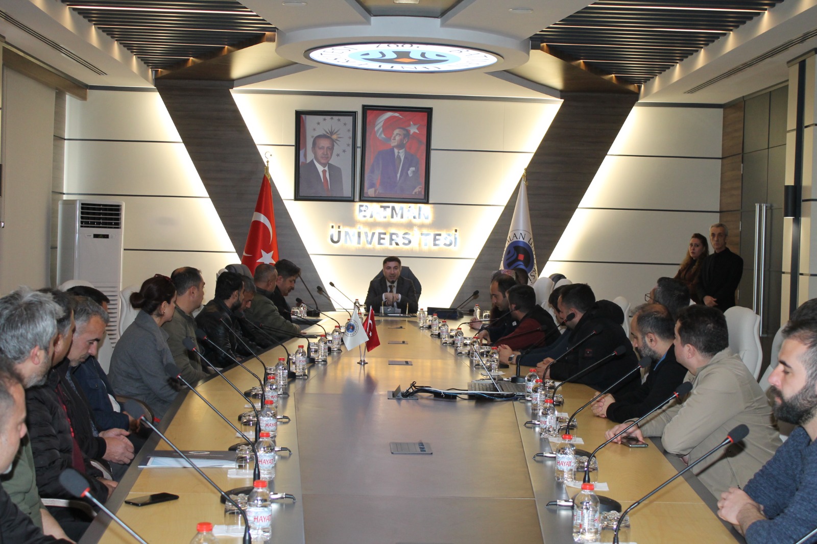 Rektör Demir’den personellere teşekkür belgesi