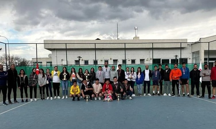 Tenisin şampiyonları belirlendi