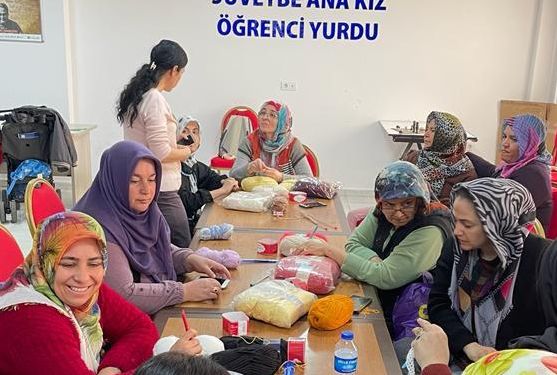 Yetişkinlere örgü kursu