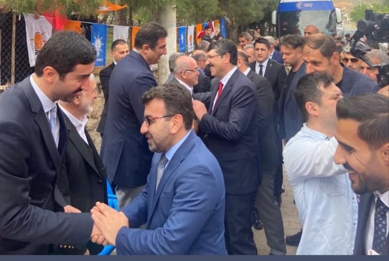 AK Parti adaylarına Ekmen morali