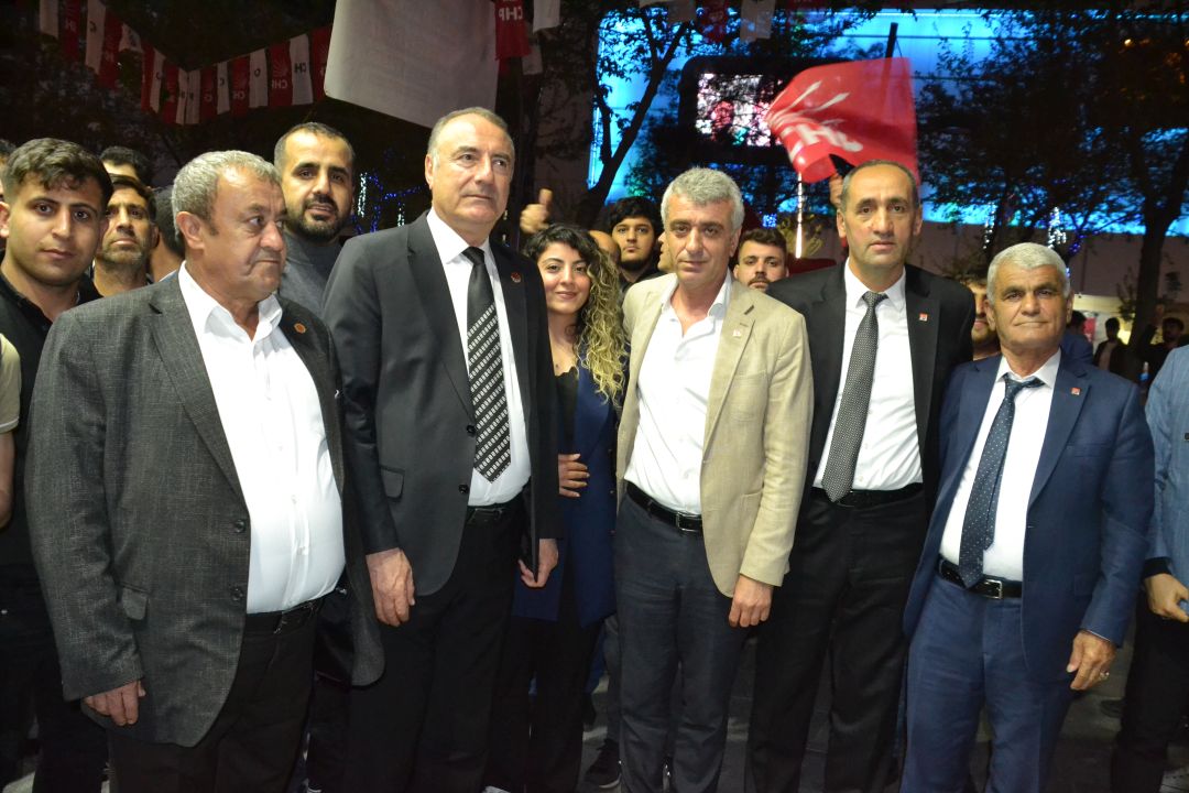 CHP’ye katılımlar devam ediyor