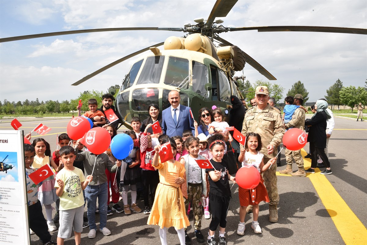 İl Jandarma Komutanlığı minik öğrencileri ağırladı