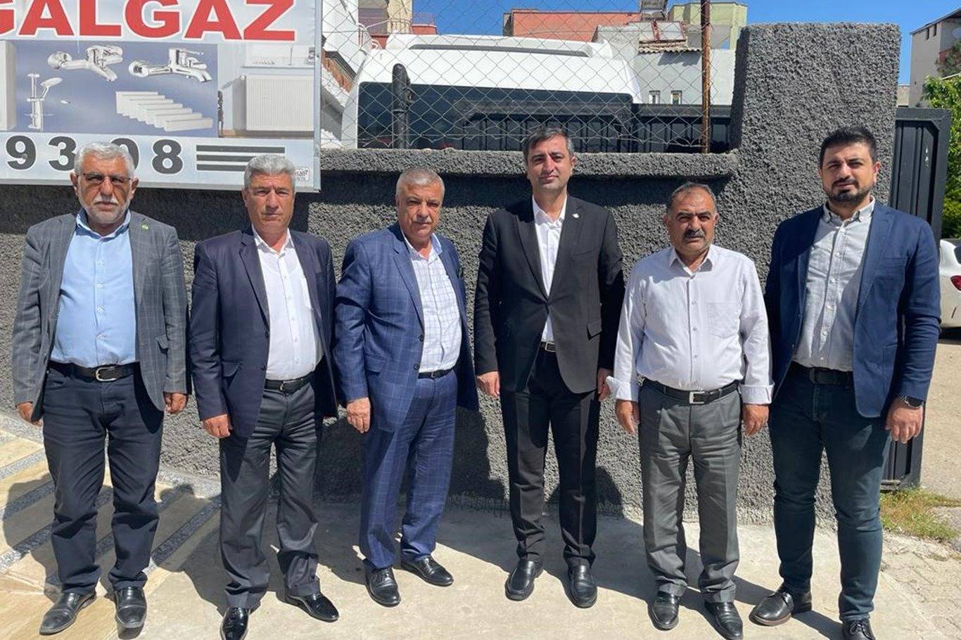 Muhtarların sorunlarını dinledi