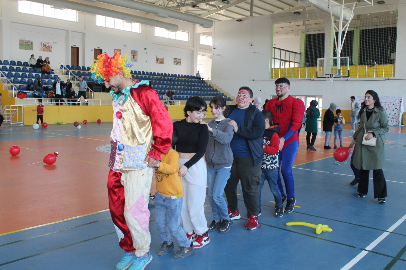 Otizmli çocuklar gönüllerince eğlendi