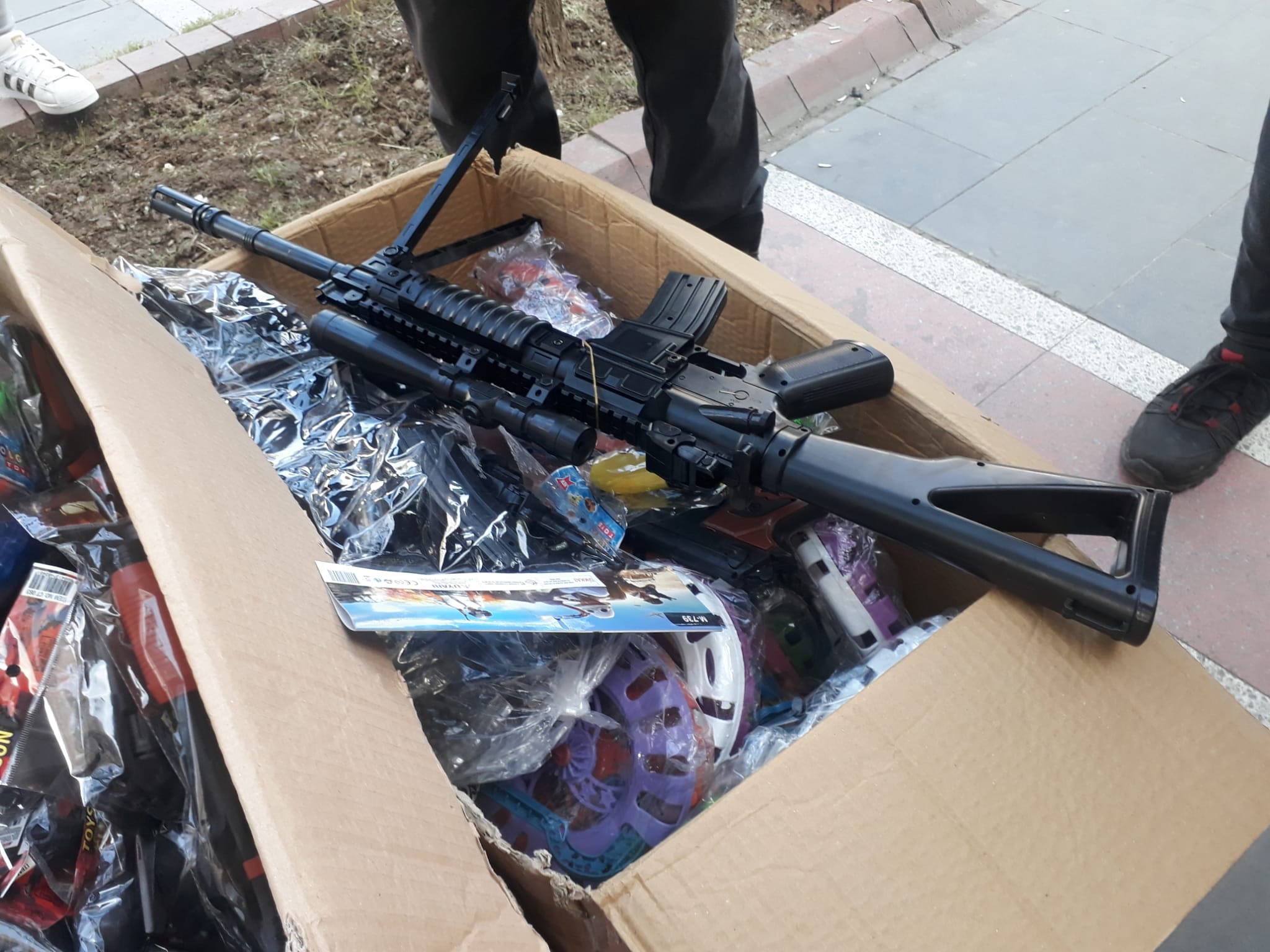 Oyuncak silahlara yoğun ilgi