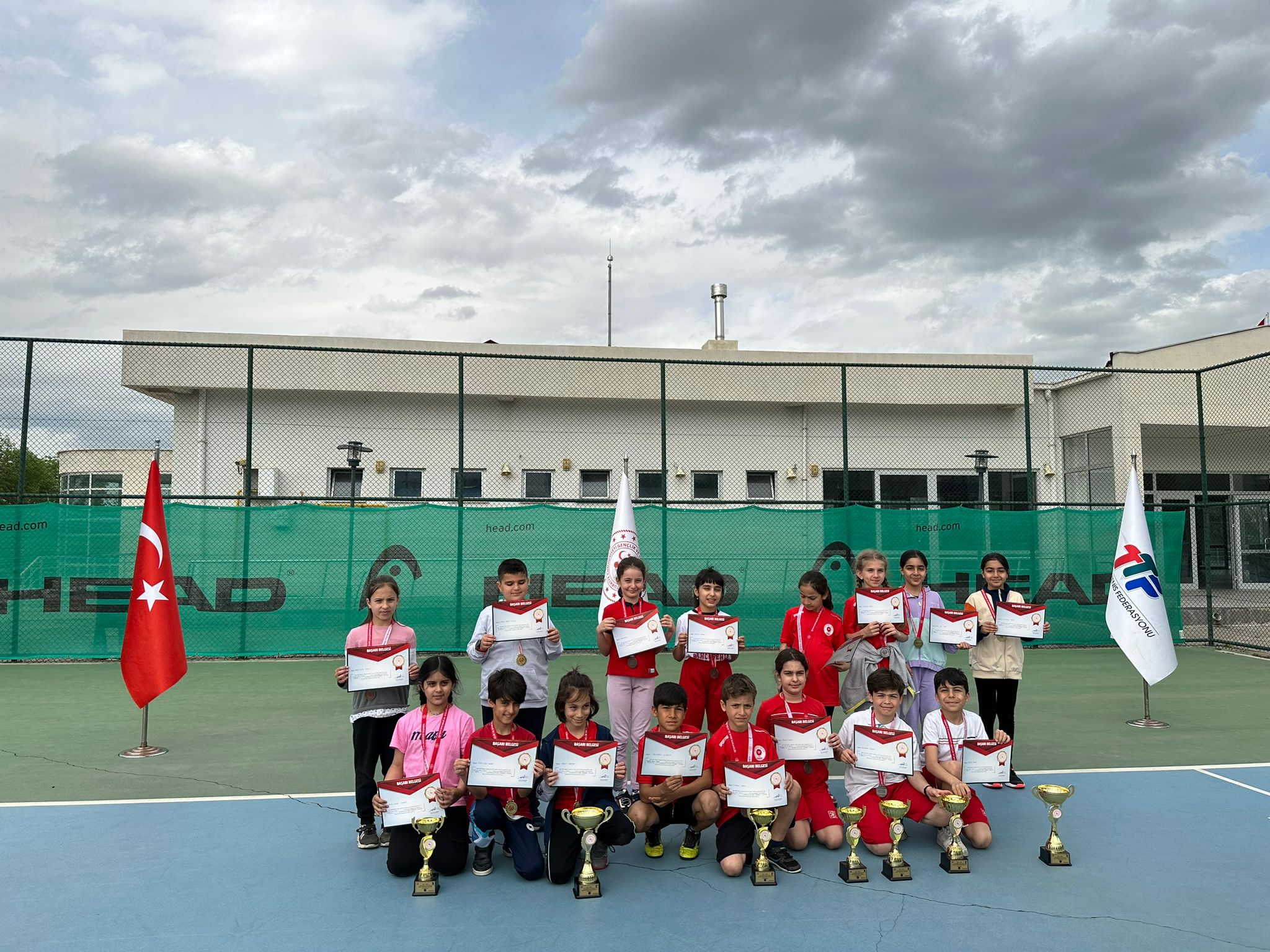 Tenisin küçük şampiyonları