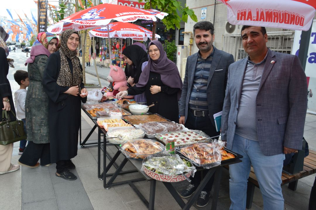 Yedi Hilal Derneği’nden kermes
