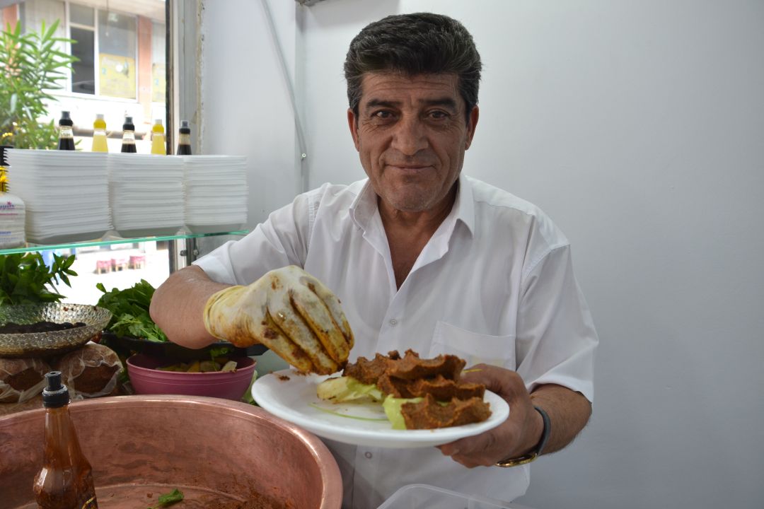 30 Yıllık çiğköfte ustası mekan açtı