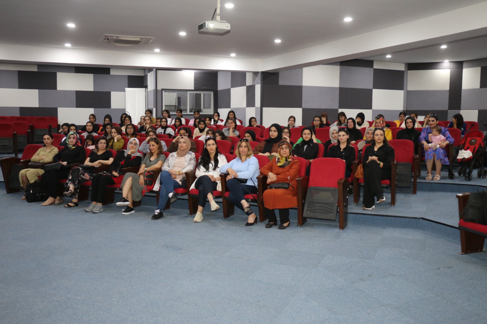 Anne-babalara eğitim semineri