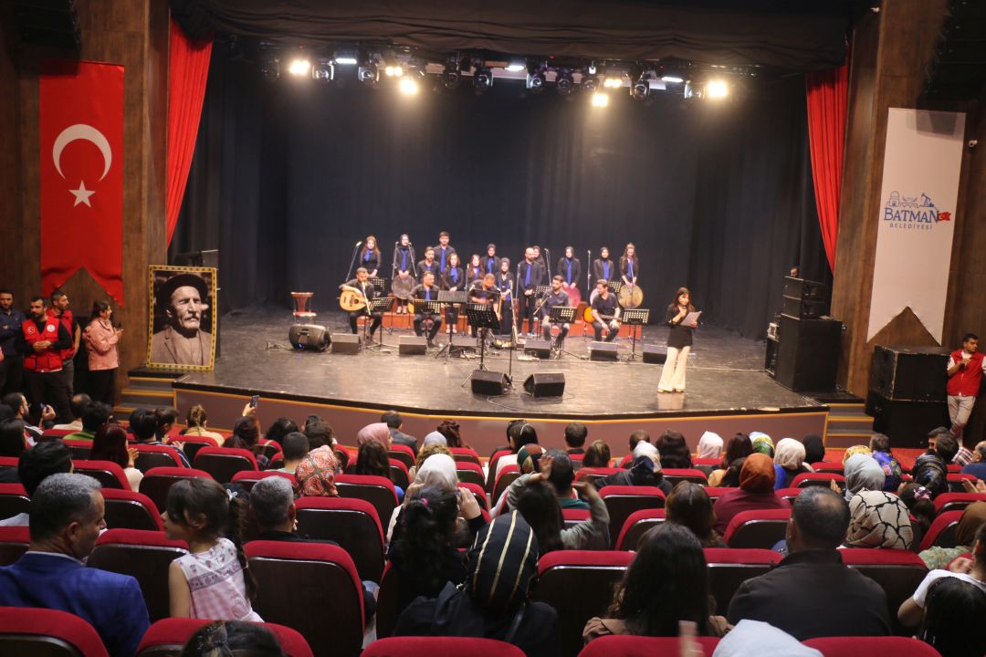 Aşık Veysel, türkülerle anıldı