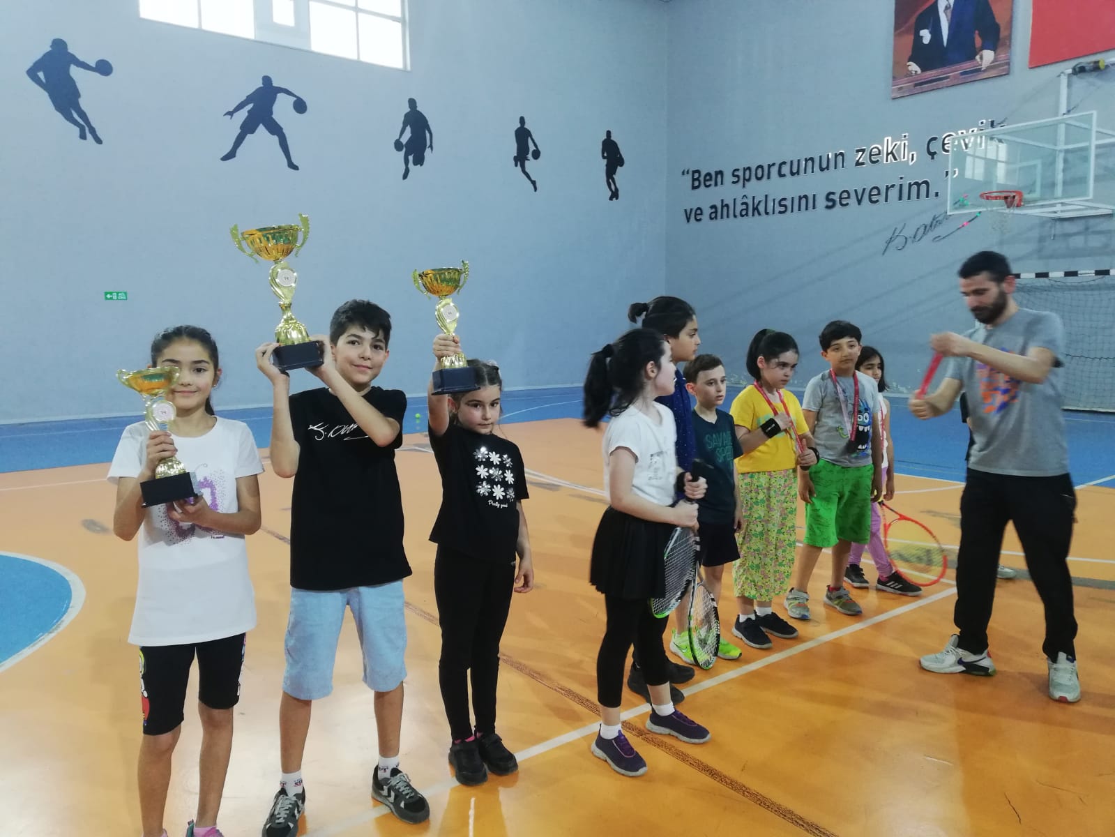 Gençler ilk kupalarını aldılar