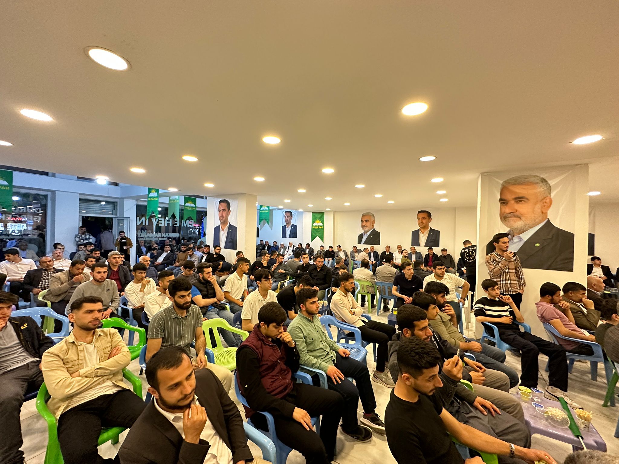 Gençlerden Ramanlı’ya büyük ilgi