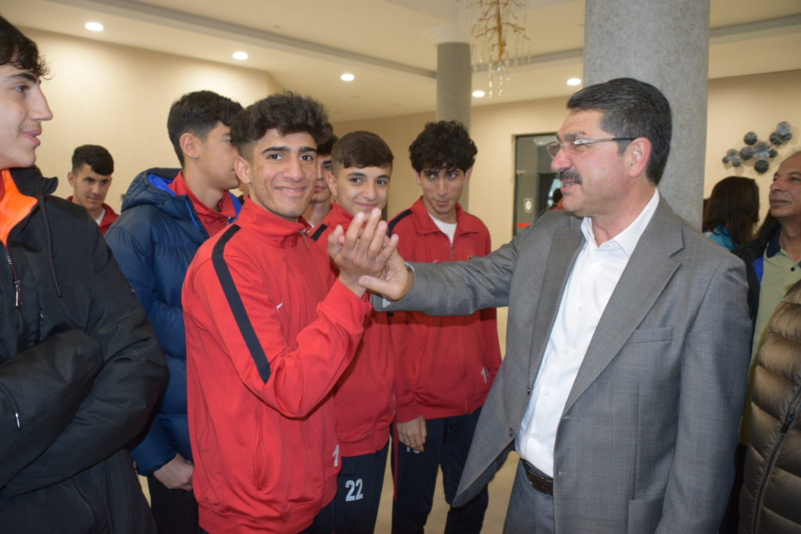 “Gençlerin geleceği için mekanlar inşa ediyoruz”