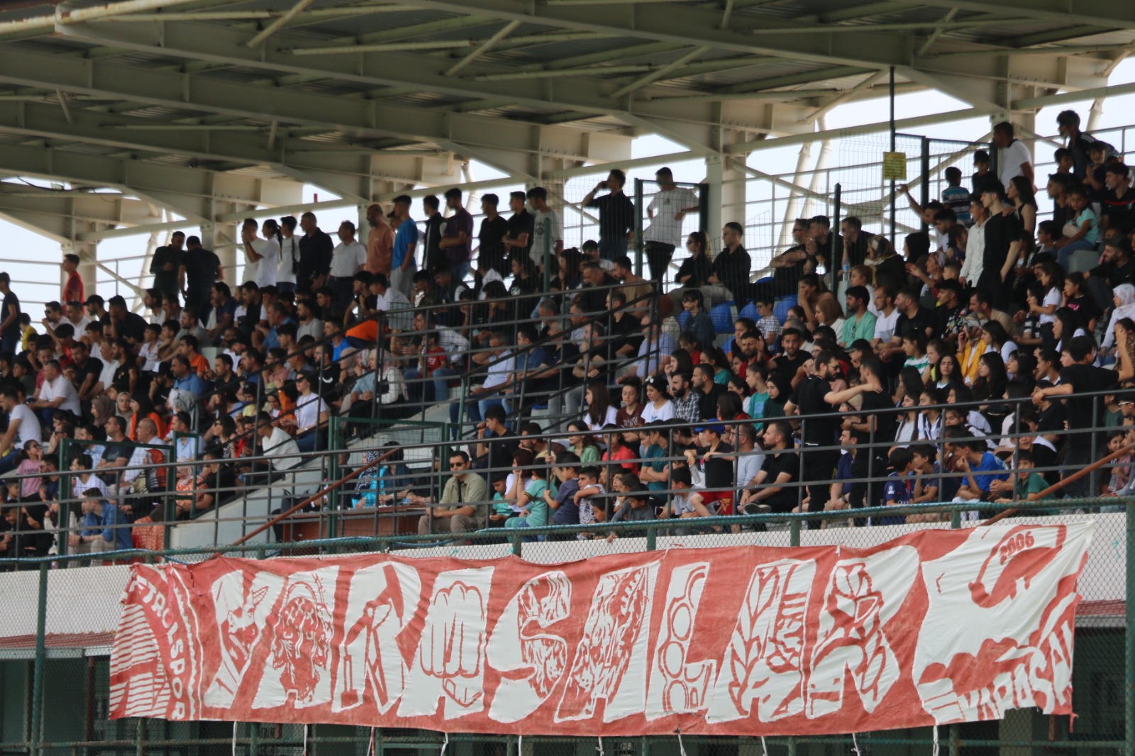 İlk kez tribünlerde maç izlediler