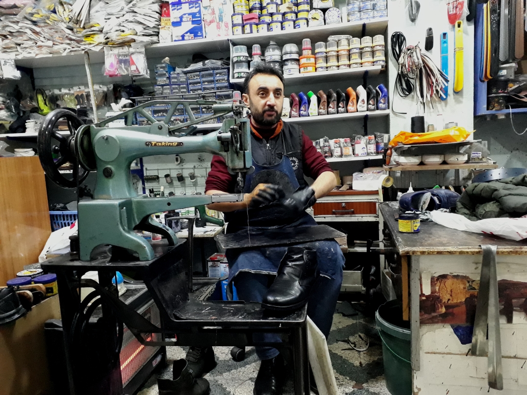 “Mevsimine göre ayakkabı almalıyız”