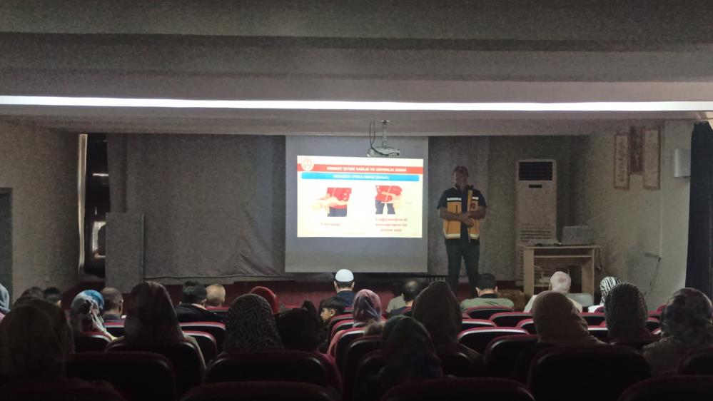 Öğrenci ve velilere ilk yardım eğitimi
