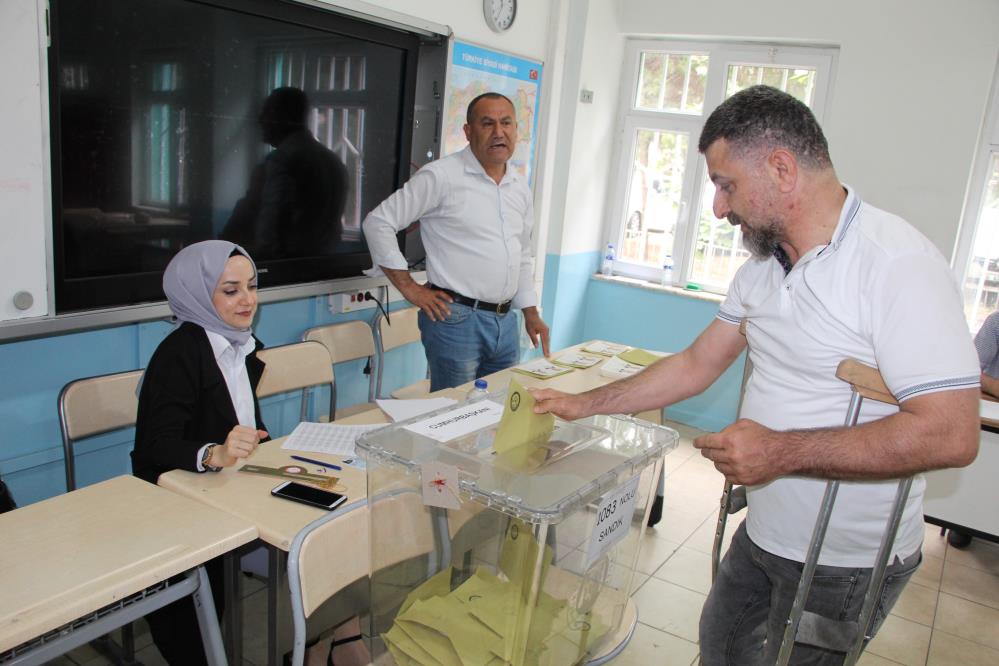 Oyunu kullanmak için engel tanımadı