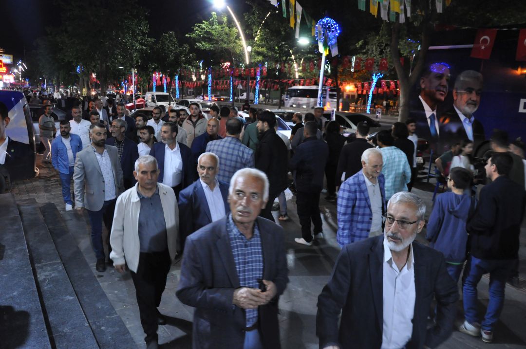 Ramanlı’ya destek sürüyor