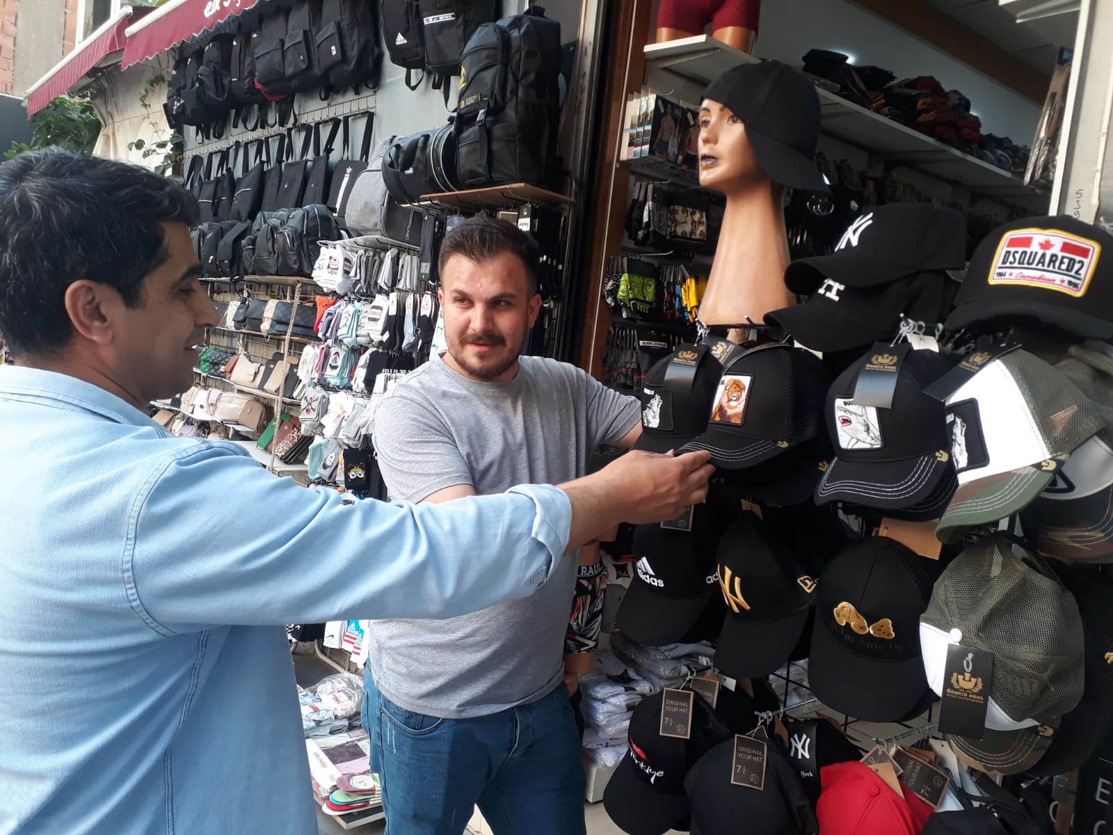 Şapkalar görücüye çıktı