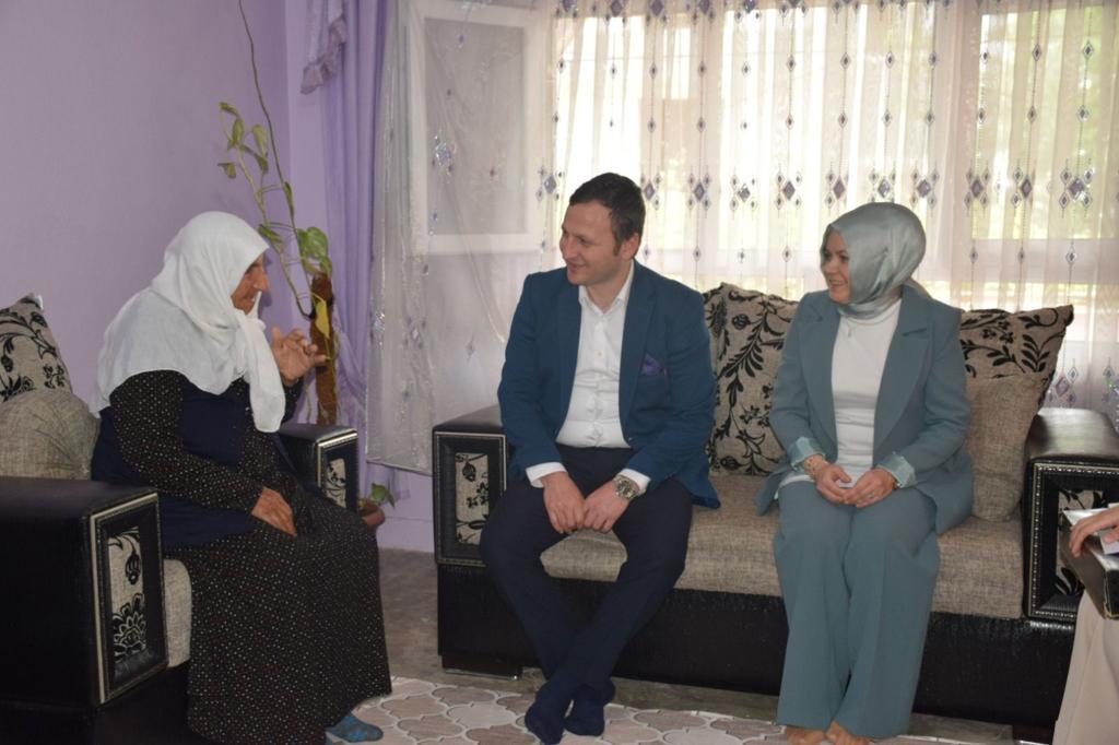 Şehit anneleri yalnız bırakmadı