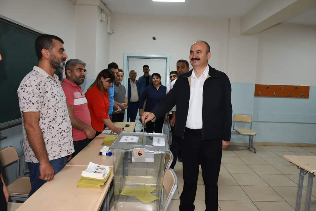 Vali Canalp, oyunu Kültür’de kullandı