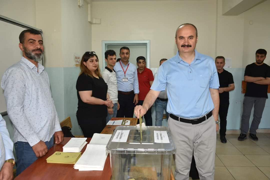 Vali Canalp, oyunu kullandı
