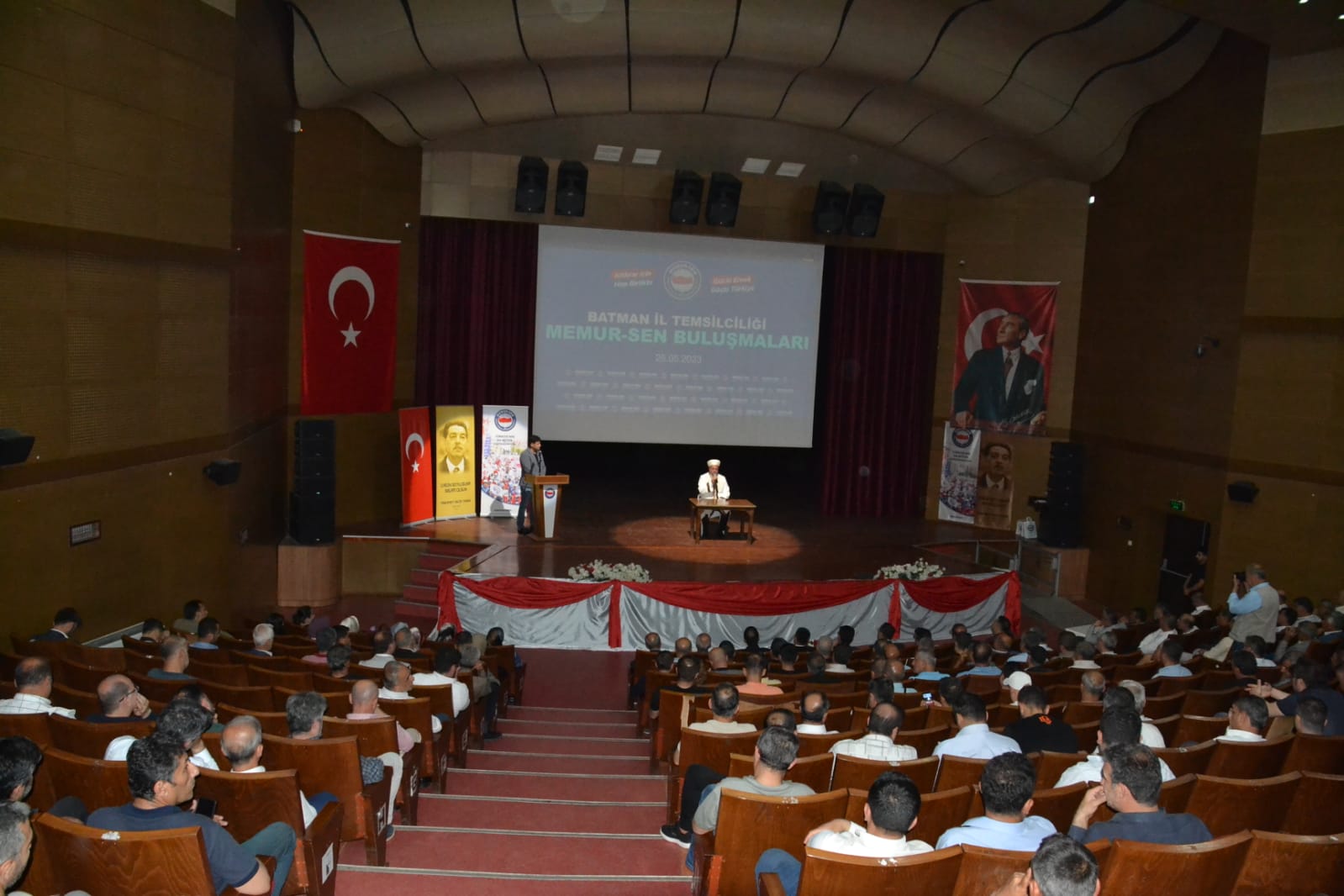 Memur -Sen buluşmaları programına yoğun ilgi