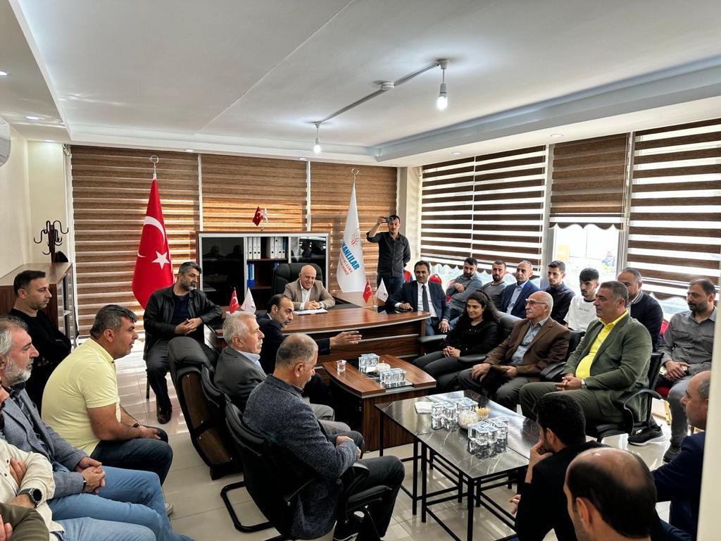 Yeşil Sol Parti’den derneklere ziyaret