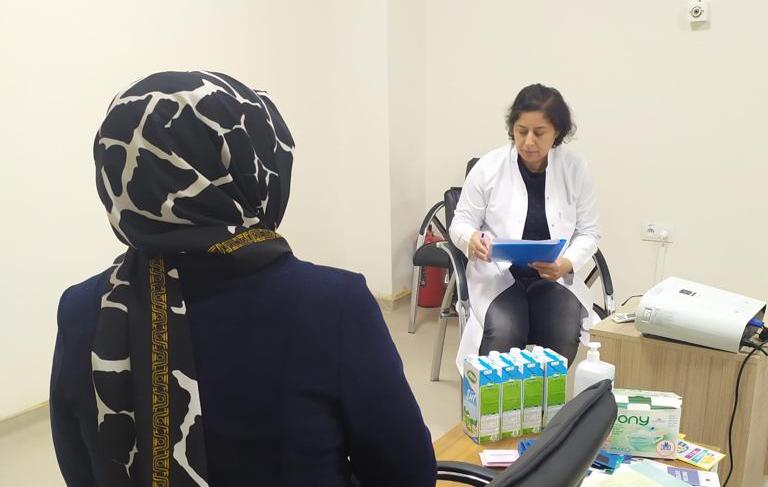 Anne adaylarına süt dağıtıldı