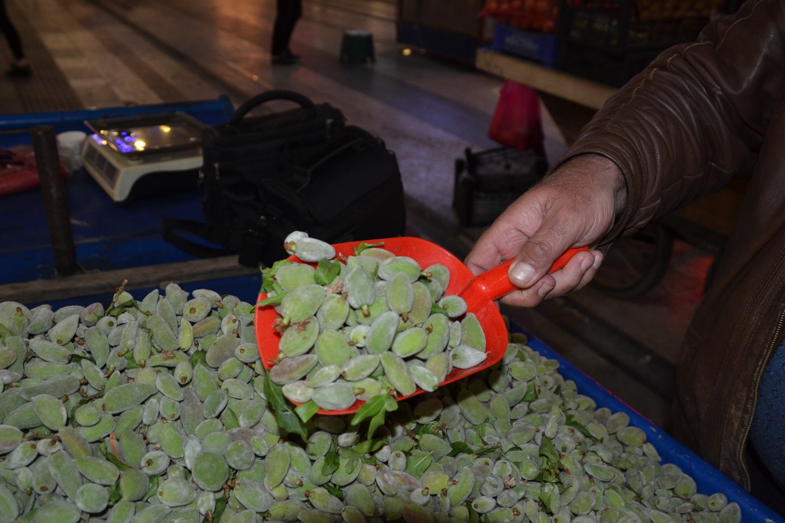 EKONOMİK  DALGALANMALAR ÇAĞLAYI DA VURDU