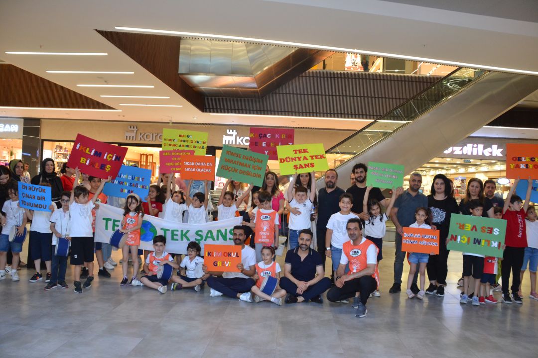 İklim krizine dikkat çektiler