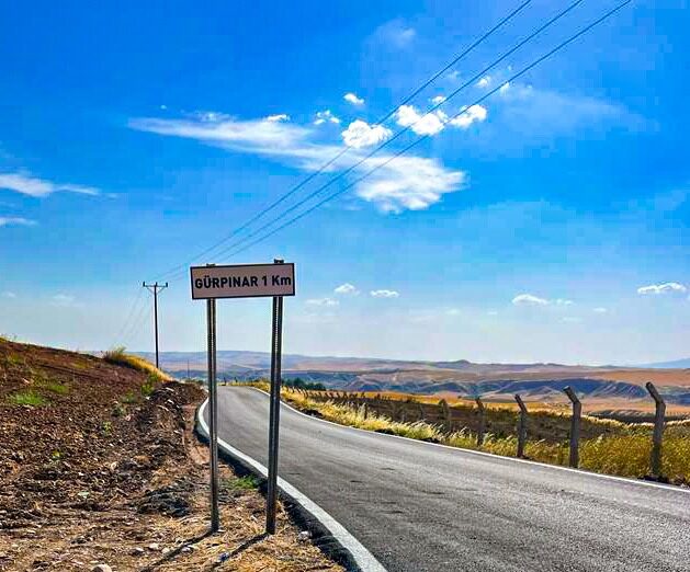 Köy yoluna beton asfalt