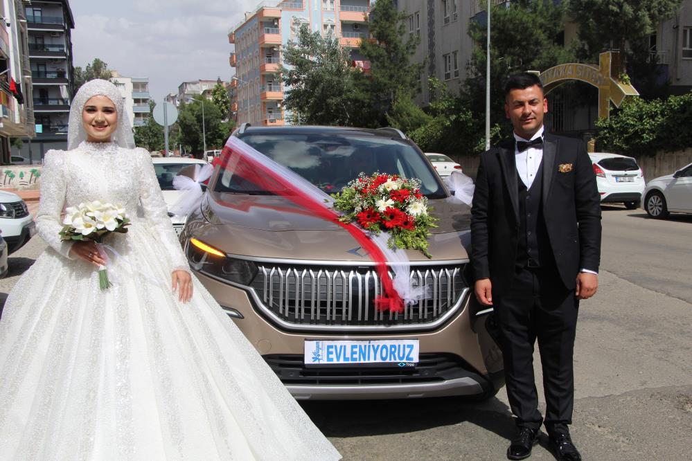 TOGG, Batman’da ilk kez gelin arabası oldu